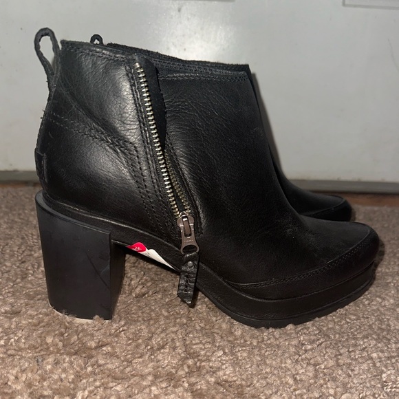 Sorel Block Heel Platform Ankle Booties. Black.Size 8.5 New w/o Box. Retail $190 - Picture 6 of 6